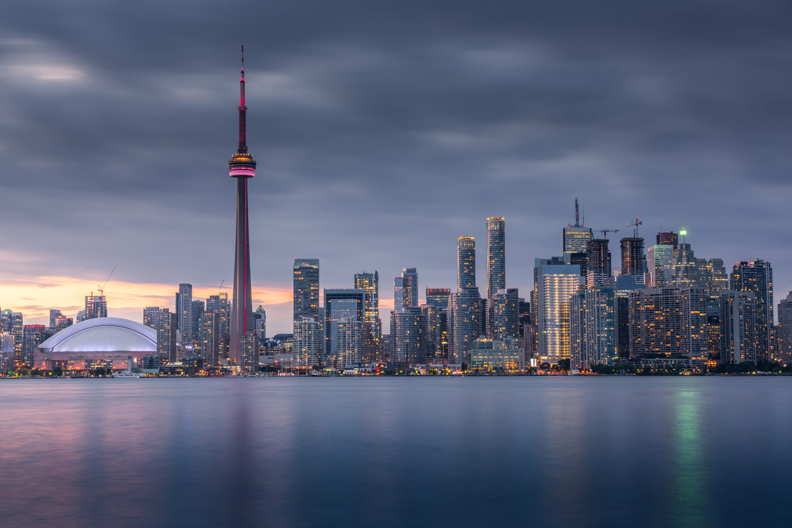 toronto-city-skyline-at-night-ontario-canada-2023-11-27-05-20-54-utc